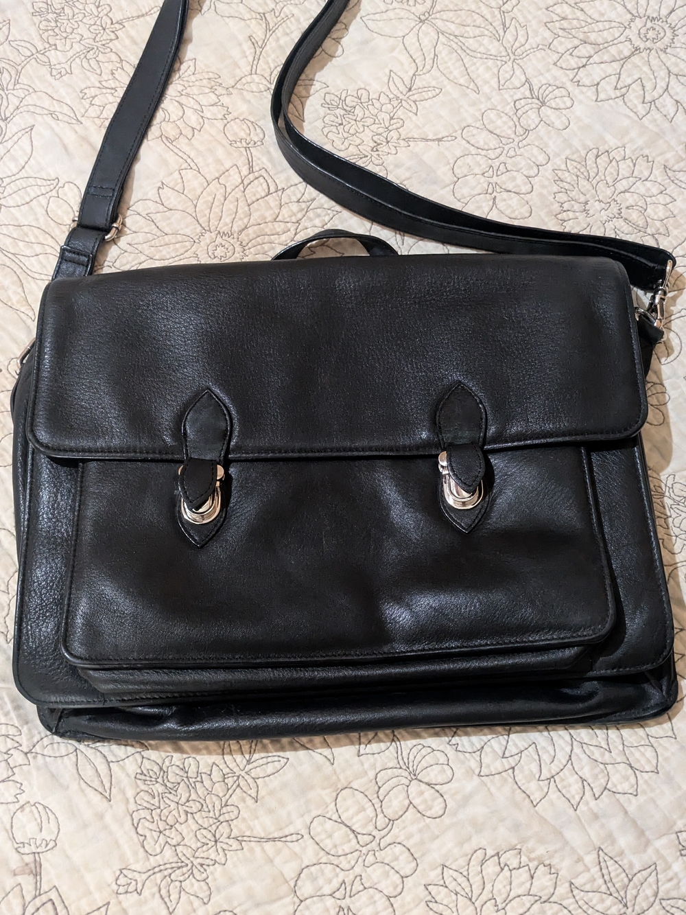 Levenger black top grain leather messenger bag